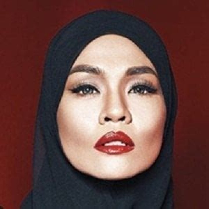 Liza Hanim - Bio, Age, Wiki, Facts and Family