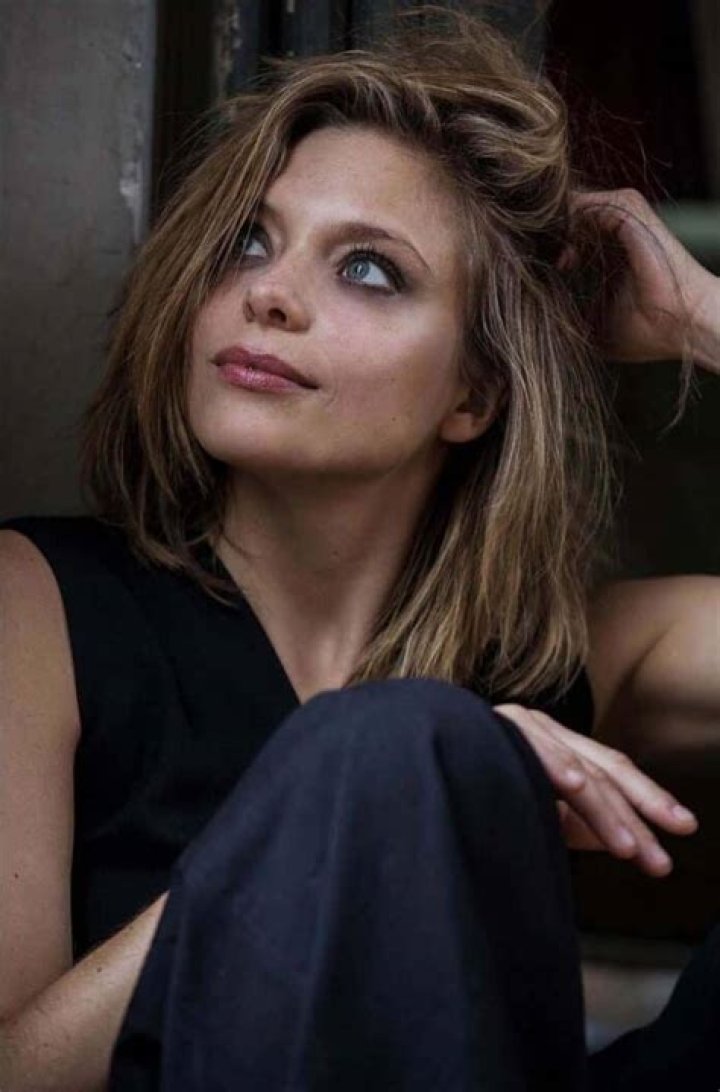 Lizzie Brochere - Bio, Age, Wiki, Facts and Family