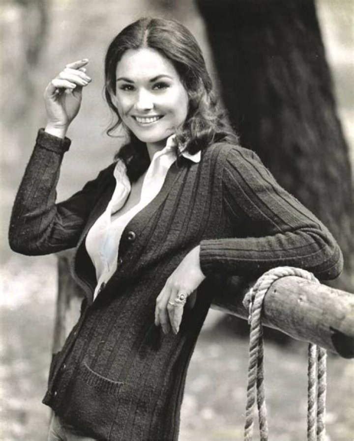 Lori Saunders - Bio, Age, Wiki, Facts and Family
