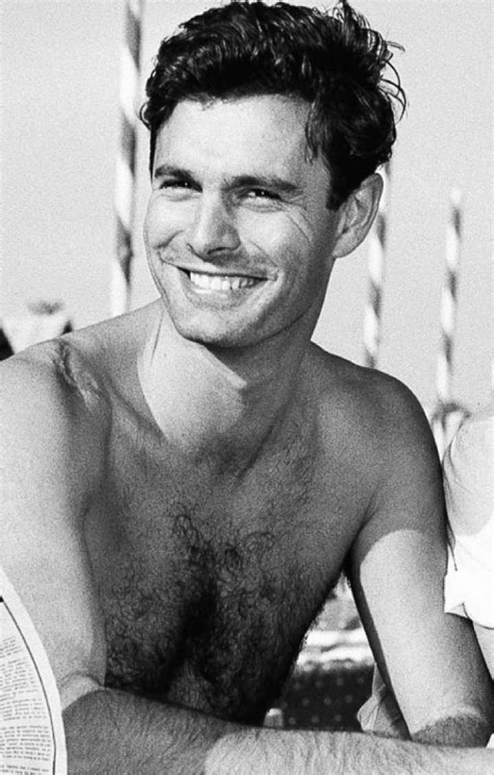 Louis Jourdan - Bio, Age, height, Wiki, Facts and Family