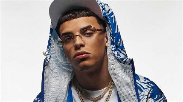 Luar La L - Bio, Age, Birthday, Wiki, Facts and Family
