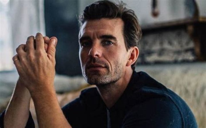 Lucas Bryant - Bio, Age, height, Wiki, Facts and Family