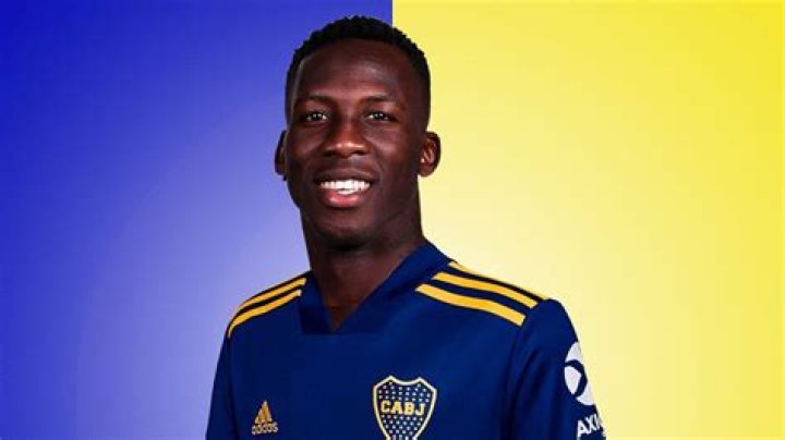 Luis Advincula - Bio, Age, weight, height, Wiki, Facts and Family