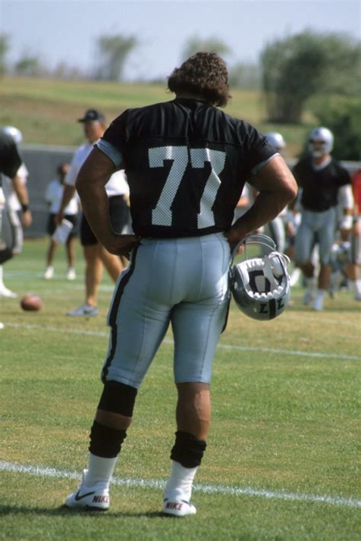 Lyle Alzado - Bio, Age, net worth, height, Wiki, Facts and Family