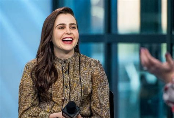 Mae Whitman - Bio, Age, Wiki, Facts and Family
