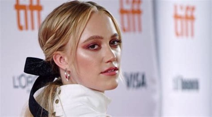 Maika Monroe - Bio, Age, Wiki, Facts and Family