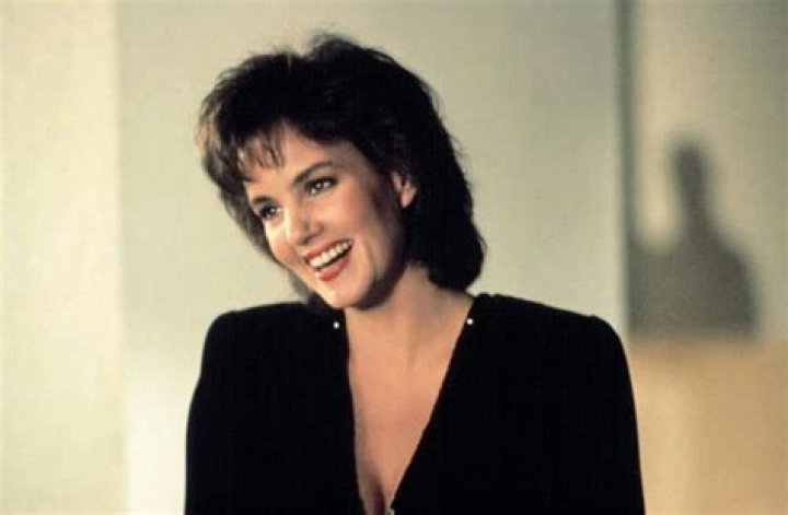 Margaret Colin - Bio, Age, Wiki, Facts and Family