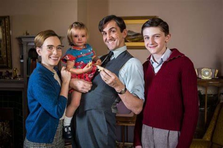 Mark McGann - Bio, Age, siblings, Wiki, Facts and Family