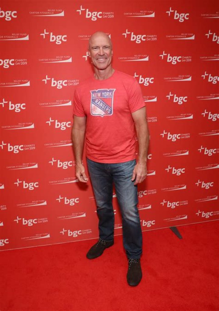 Mark Messier - Bio, Age, net worth, height, Wiki, Facts and Family