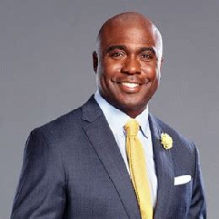 Marshall Faulk - Bio, Age, net worth, height, Wiki, Facts and Family