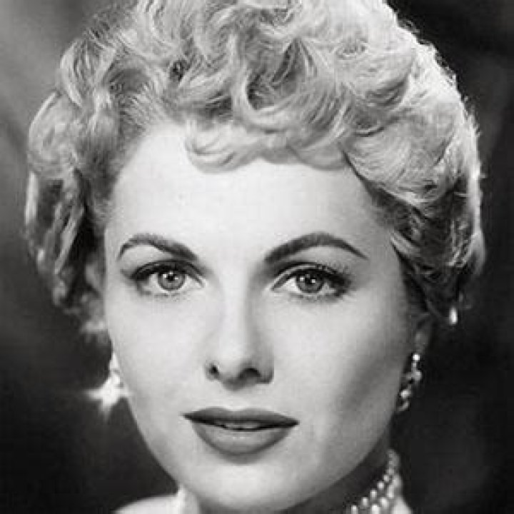 Martha Hyer - Bio, Age, Wiki, Facts and Family