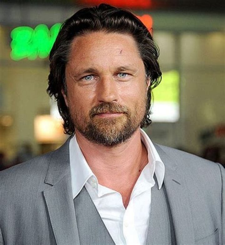 Martin Henderson - Bio, Age, net worth, height, Wiki, Facts and Family