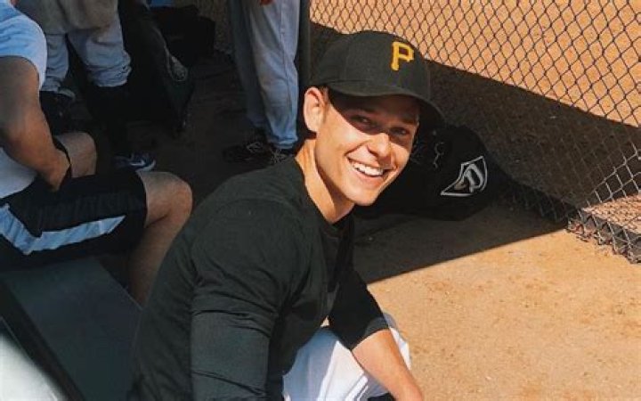 Mason Dye - Bio, Age, siblings, height, Wiki, Facts and Family