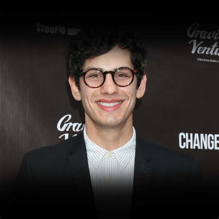 Matt Bennett - Bio, Age, net worth, siblings, weight, height, Wiki, Facts and Family