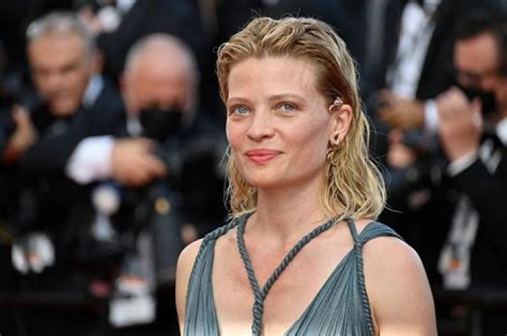 Melanie Thierry - Bio, Age, Wiki, Facts and Family