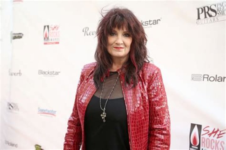 Meredith Brooks - Bio, Age, Wiki, Facts and Family