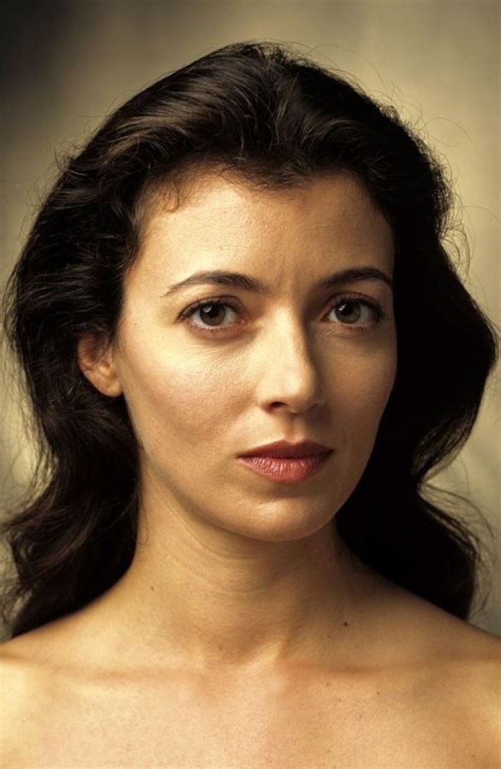 Mia Sara - Bio, Age, Wiki, Facts and Family