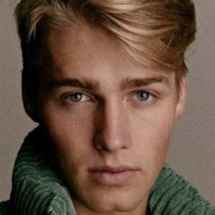 Micah Plath(model) - Biography, Age, Net Worth, Wikipedia, Spotify, TikTok, Facebook, Facts and Family