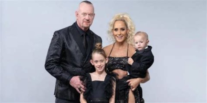 Michelle McCool - Bio, Age, Wiki, Facts and Family