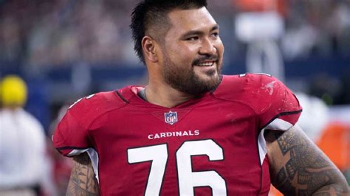 Mike Iupati - Bio, Age, height, weight, Wiki, Facts and Family
