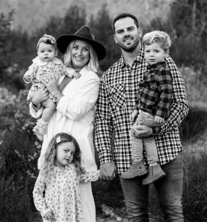 Mike Moustakas - Bio, Age, Wiki, Facts and Family