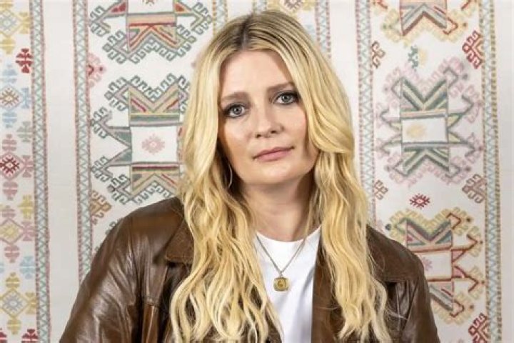 Mischa Barton - Bio, Age, Wiki, Facts and Family