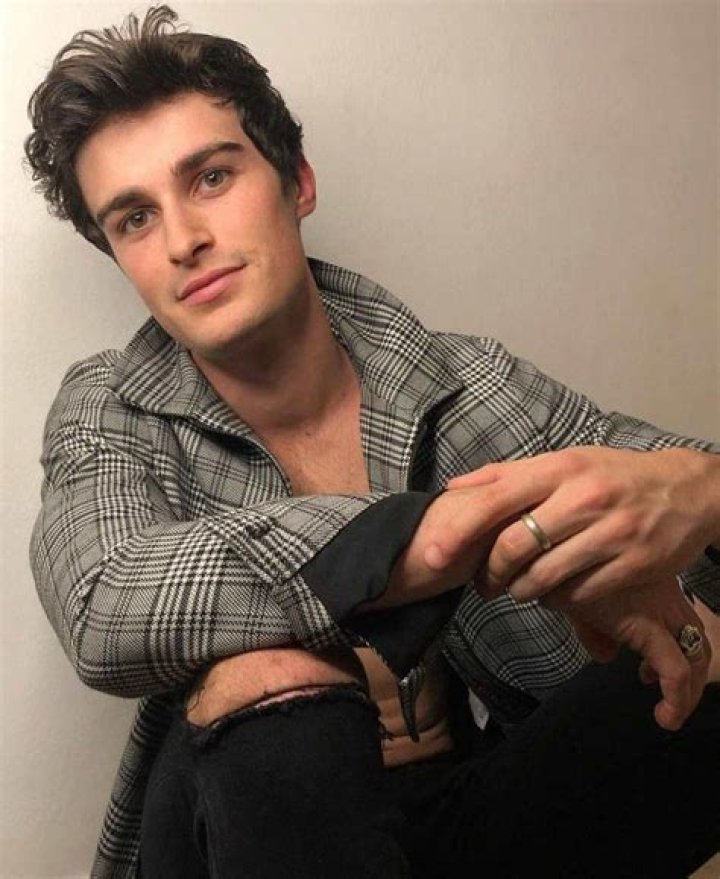 Mitchell Bourke (actor) - Wikipedia, Age, Net Worth, Biography , Spotify, TikTok, Facebook, Facts and Family