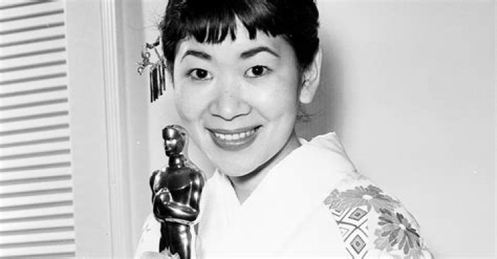 Miyoshi Umeki - Bio, Age, Wiki, Facts and Family