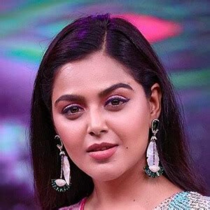 Monal Gajjar: TV Actress Detailed Bio, Age, Birthday, & Height Insights and more