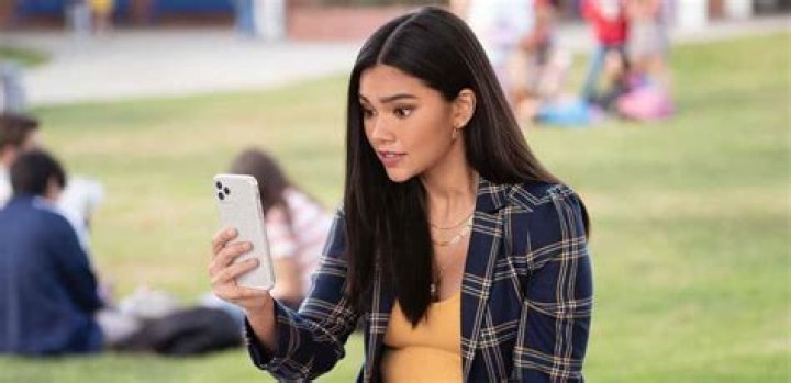 Myra Molloy - Bio, Age, Wiki, Facts and Family