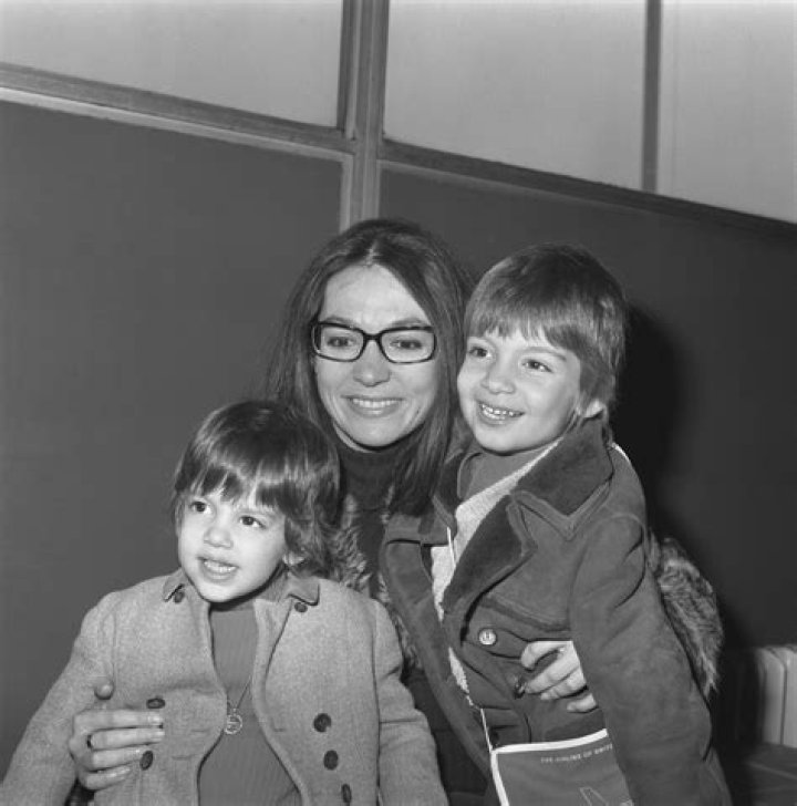 Nana Mouskouri - Bio, Age, Wiki, Facts and Family