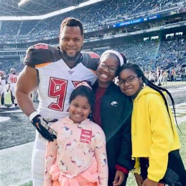 Ndamukong Suh - Bio, Age, net worth, weight, height, Wiki, Facts and Family