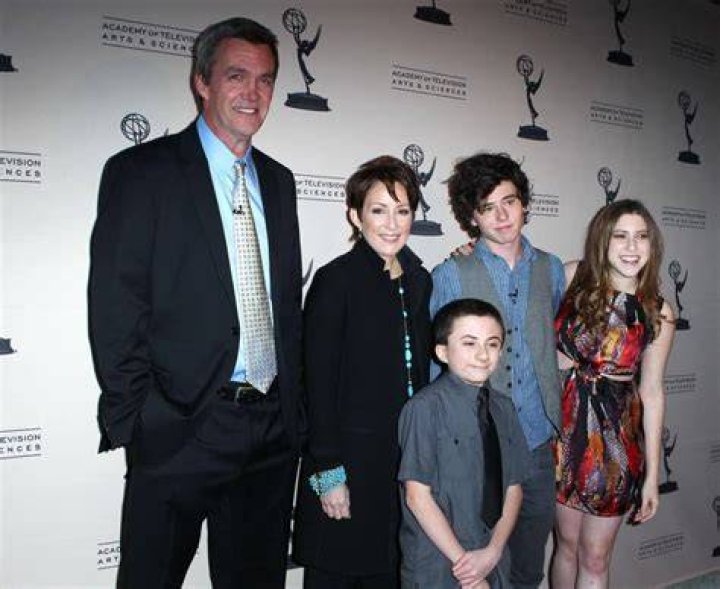 Neil Flynn - Bio, Age, net worth, height, Wiki, Facts and Family