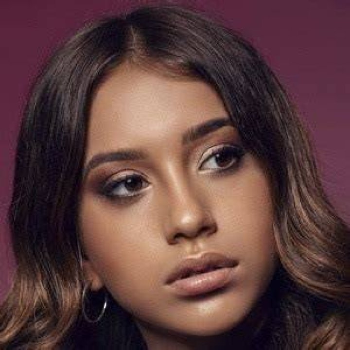 Nelli Ómolnár - Bio, Age, Wiki, Facts and Family