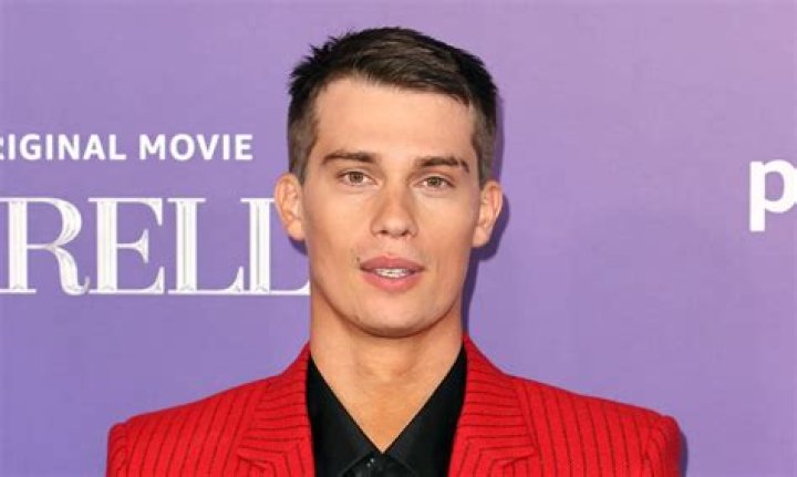 Nicholas Clay - Bio, Age, height, Wiki, Facts and Family