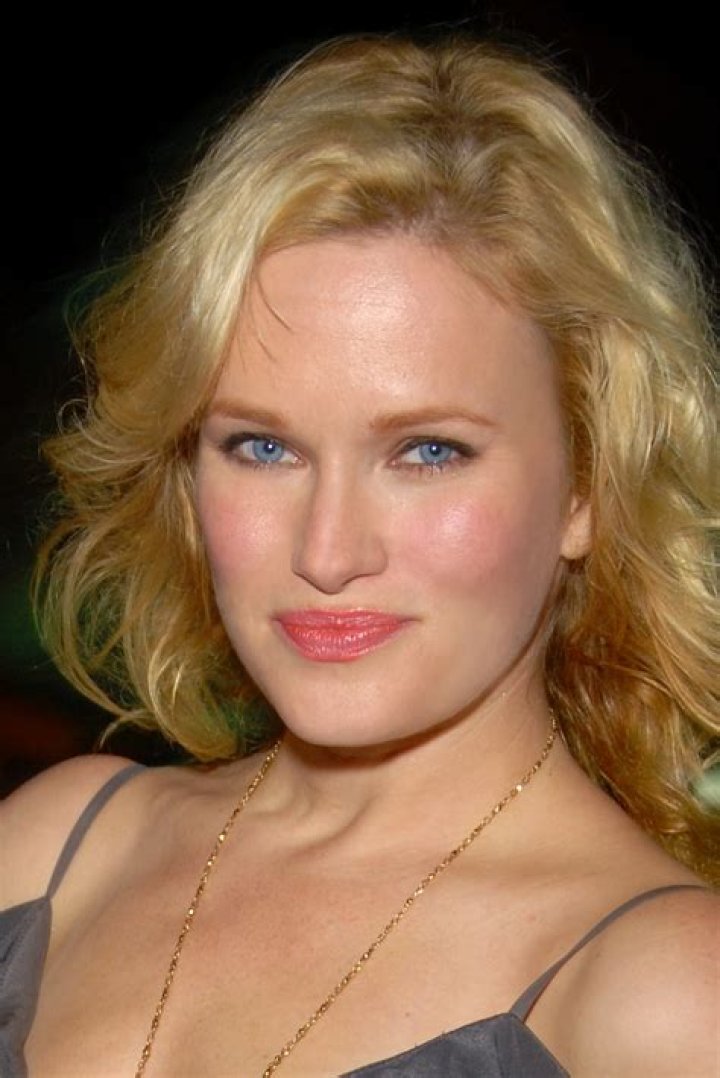 Nicholle Tom - Bio, Age, Wiki, Facts and Family