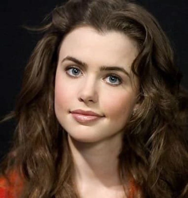 Nicole Linkletter - Bio, Age, Wiki, Facts and Family