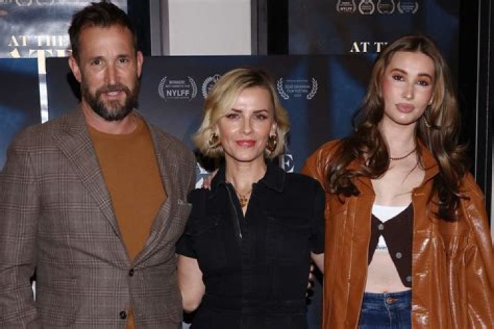 Noah Wyle - Bio, Age, net worth, siblings, height, Wiki, Facts and Family