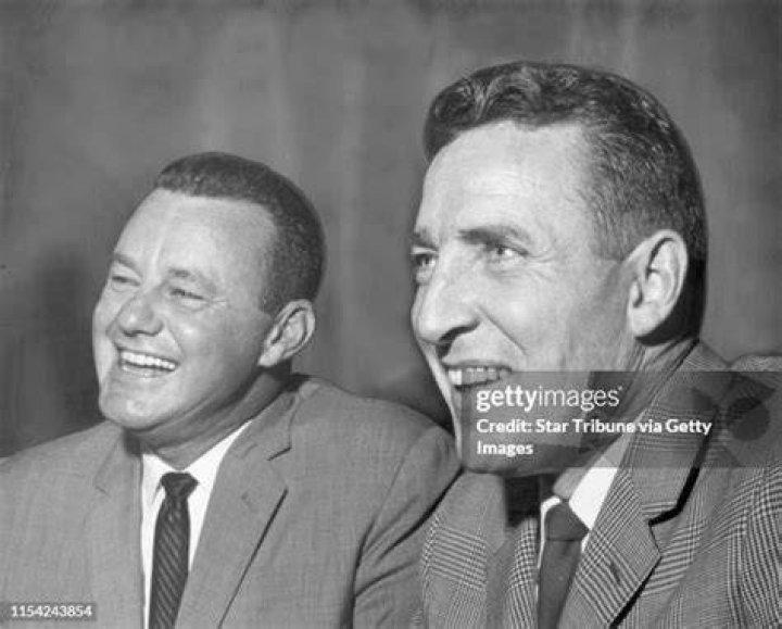 Norm Van Brocklin - Bio, Age, height, Wiki, Facts and Family