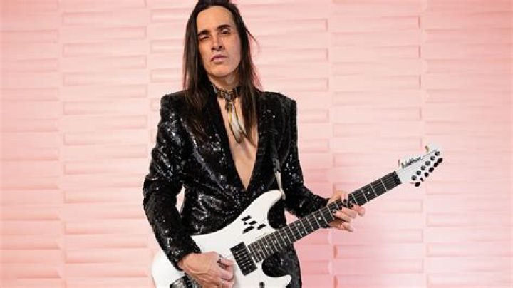 Nuno Bettencourt - Bio, Age, net worth, Wiki, Facts and Family
