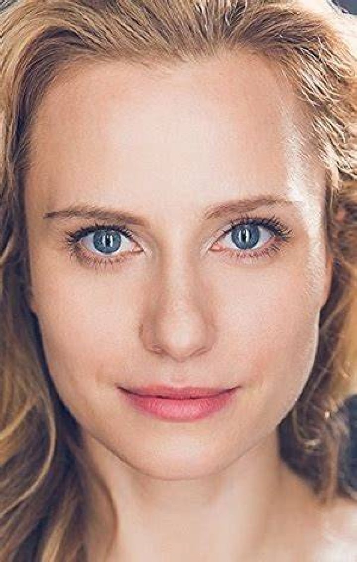 Olivia Horton: Movie Actress Detailed Bio, Age, Birthday, & Height Insights and more