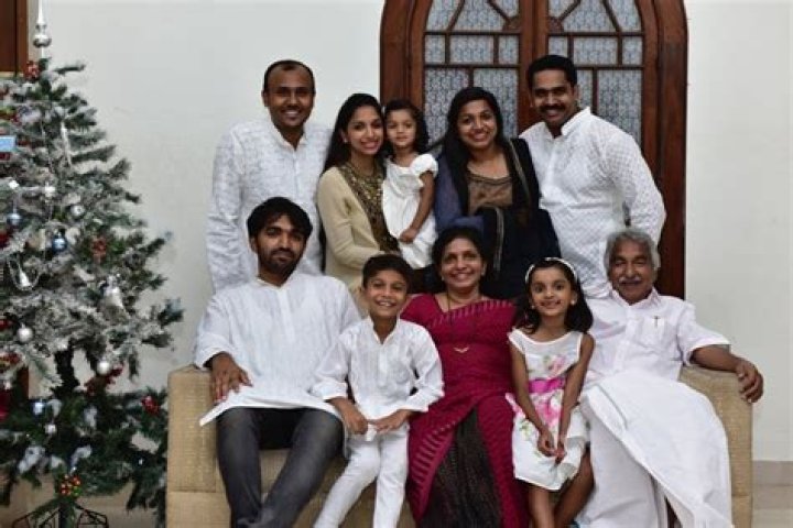 Oommen Chandy - Bio, Age, Wiki, Facts and Family