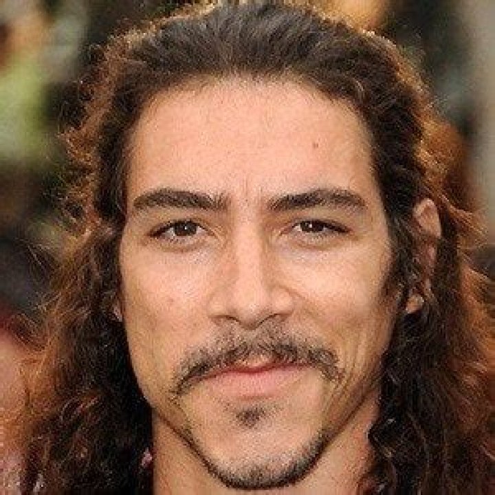 Oscar Jaenada - Bio, Age, height, Wiki, Facts and Family