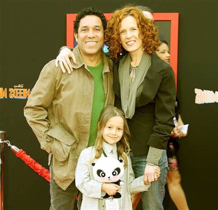 Oscar Nunez - Bio, Age, net worth, height, Wiki, Facts and Family