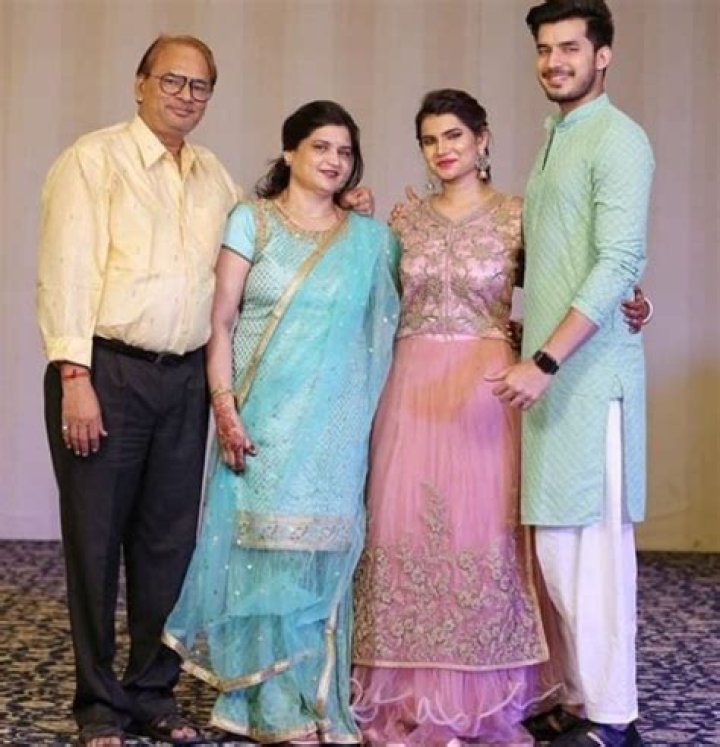 Paras Kalnawat - Bio, Age, Wiki, Facts and Family