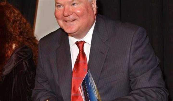Pat Conroy - Bio, Age, net worth, Wiki, Facts and Family