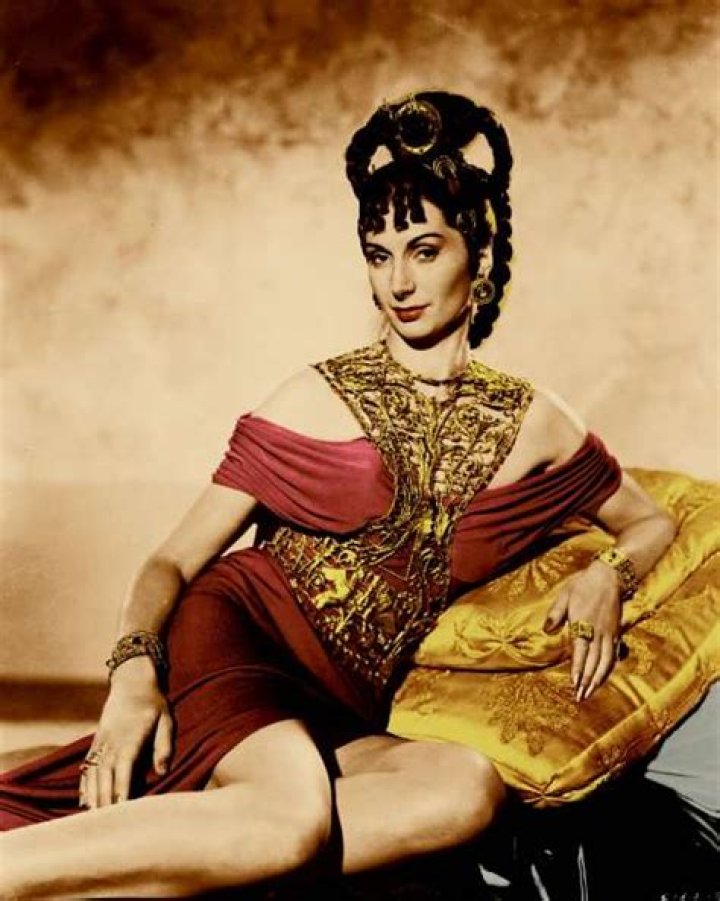 Patricia Laffan - Bio, Age, Wiki, Facts and Family