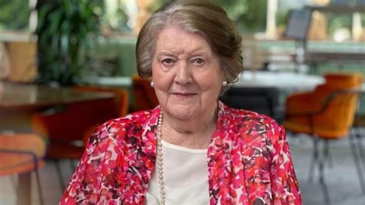 Patricia Routledge - Bio, Age, Wiki, Facts and Family