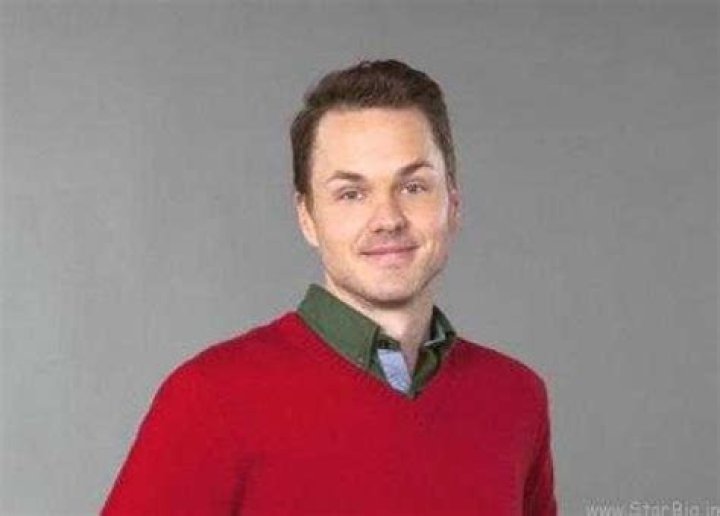 Paul Campbell - Bio, Age, height, Wiki, Facts and Family