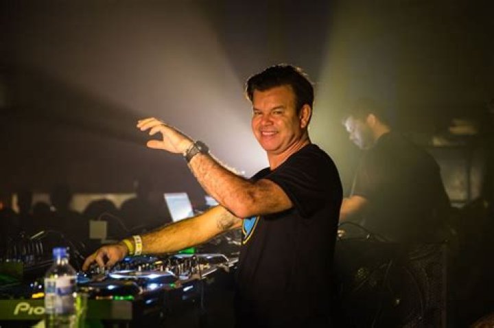 Paul Oakenfold - Bio, Age, net worth, Wiki, Facts and Family